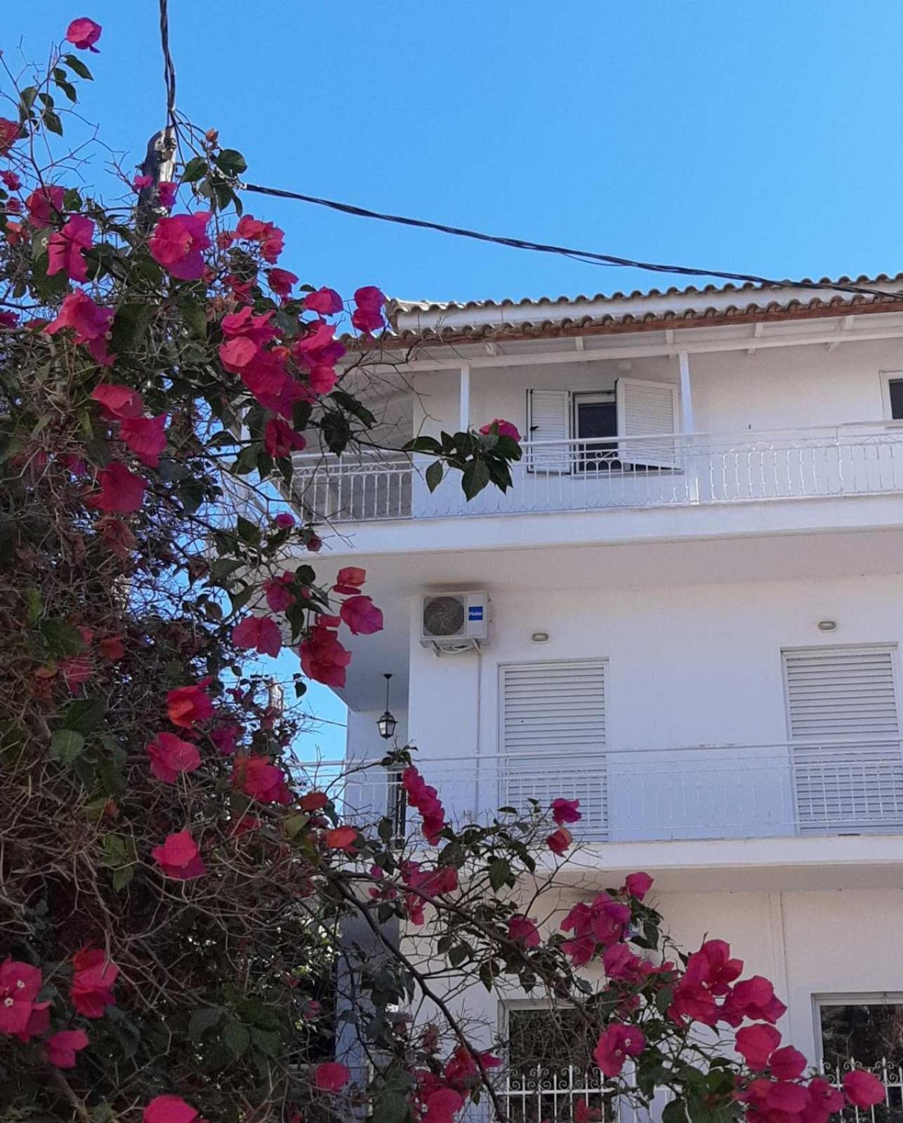 Super Renovated Maisonette - σούπερ ανακαινισμένη μεζονέτα Holiday home